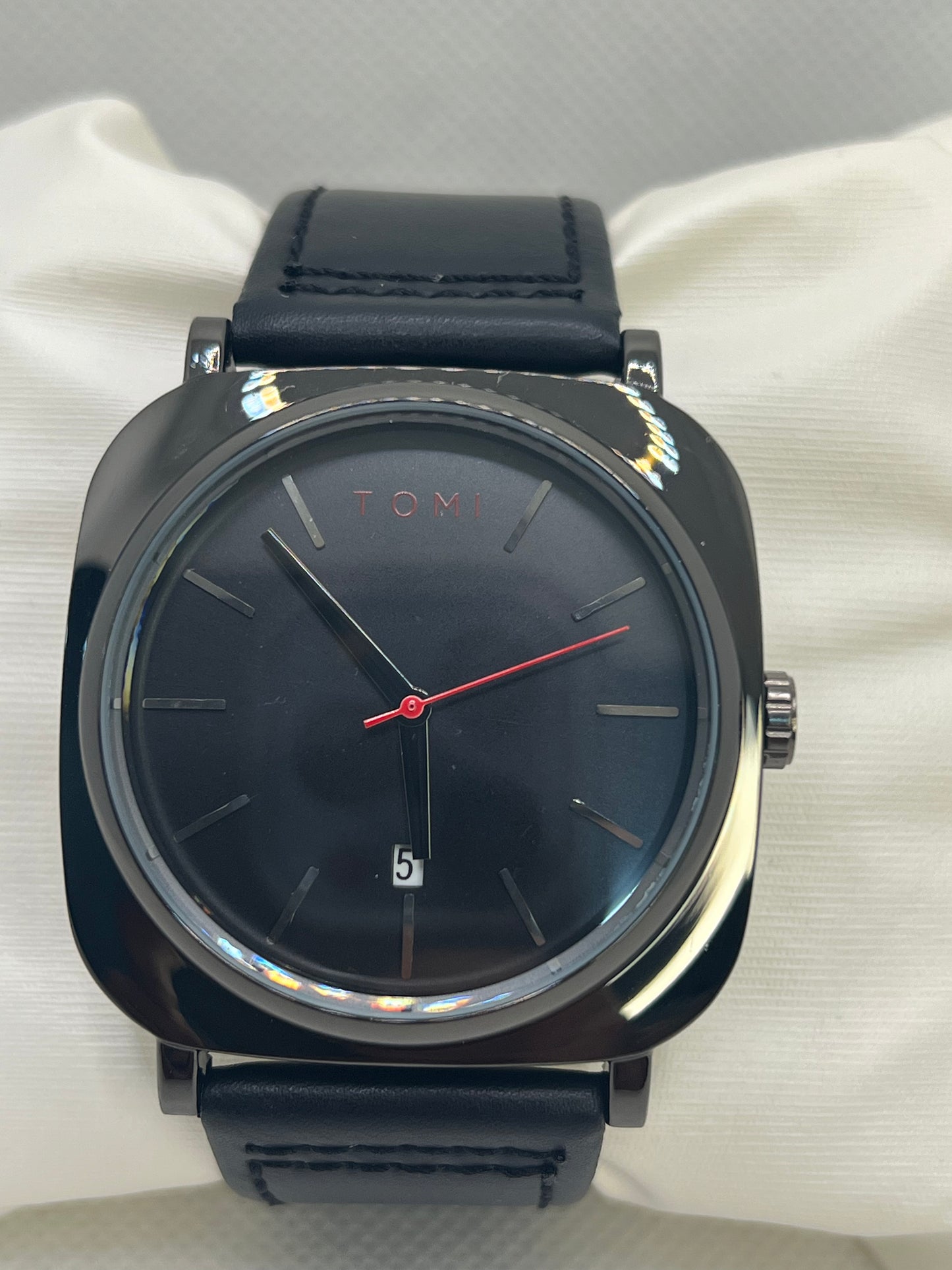Tomi Watch Black with Date