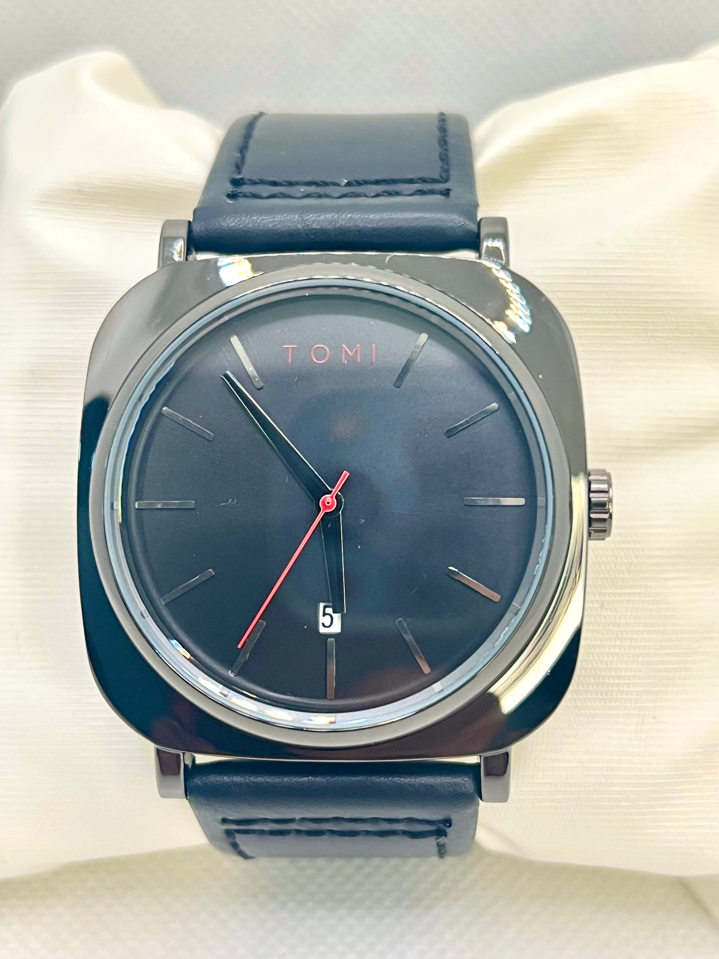 Tomi Watch Black with Date